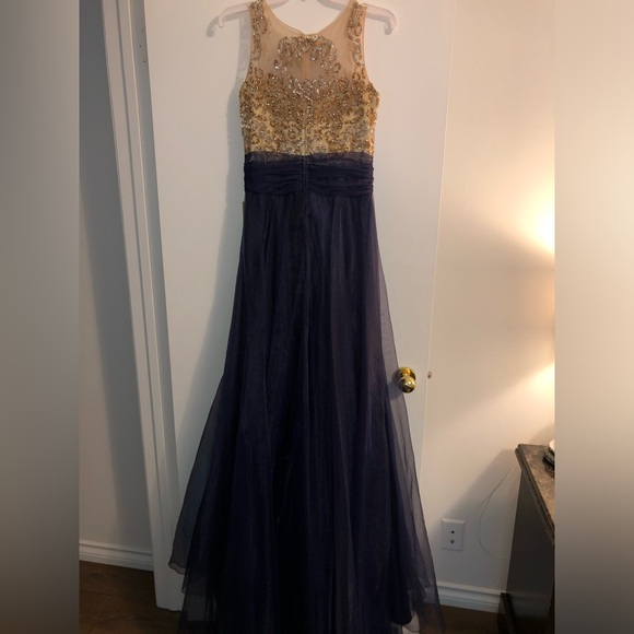 Prom dress - Picture 2 of 2
